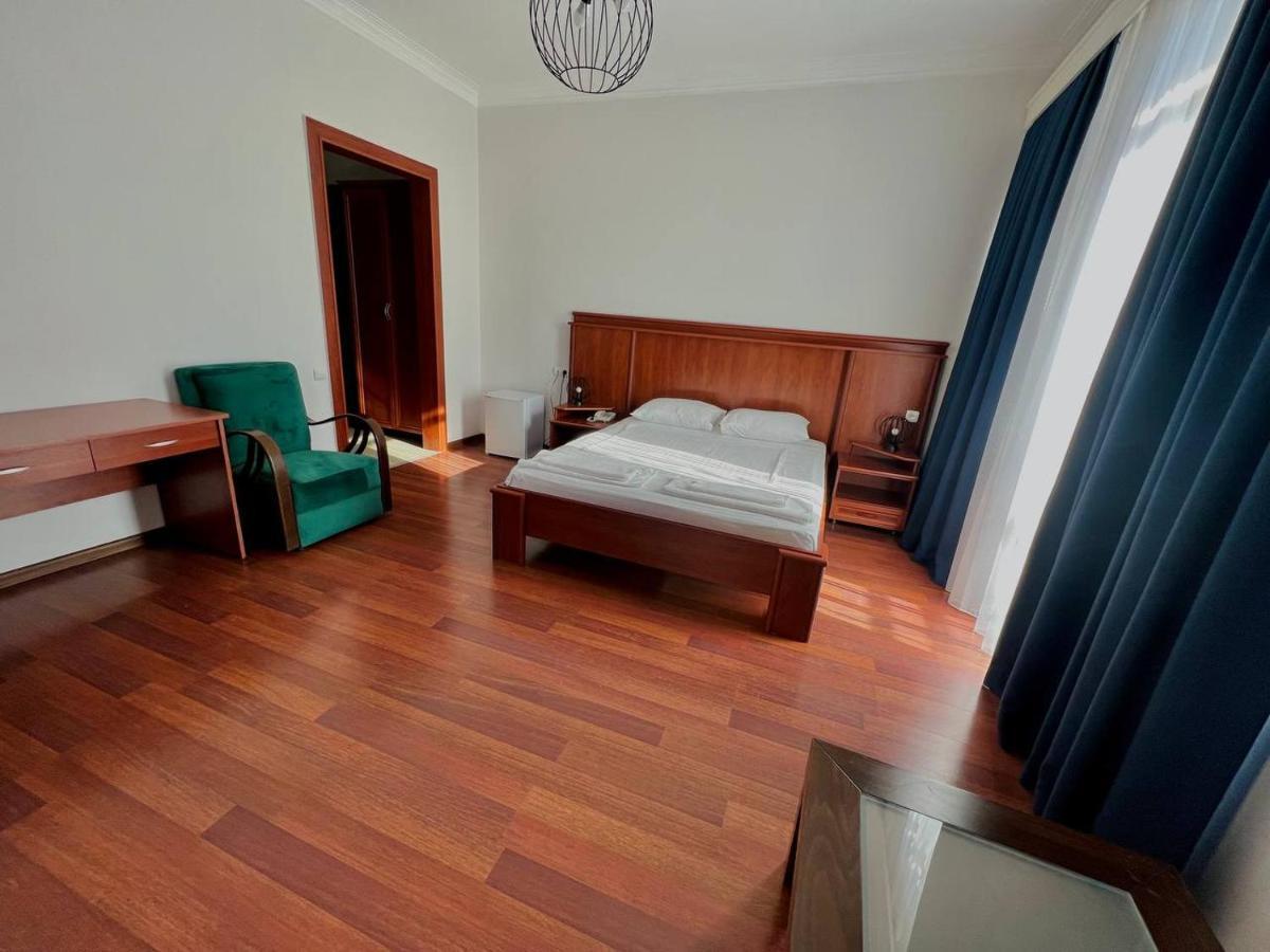 Hotel Aristocrat Tbilisi Exteriér fotografie